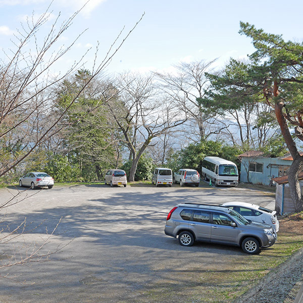 石坂旅館 専用駐車場外観